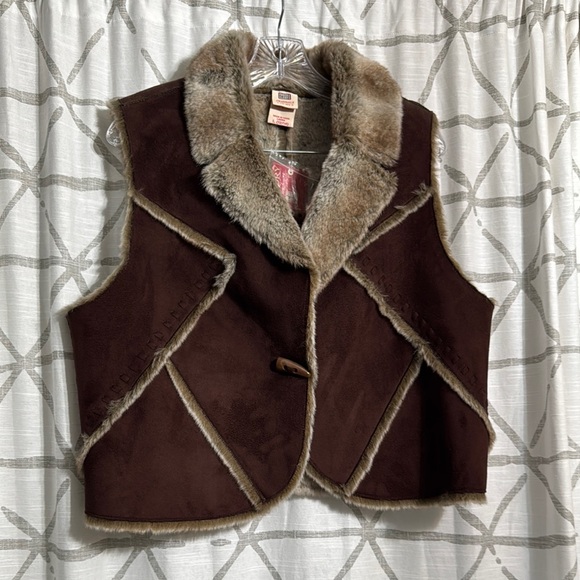 Faded Glory Brown Vest with Plush Fur Accents - Picture 1 of 12